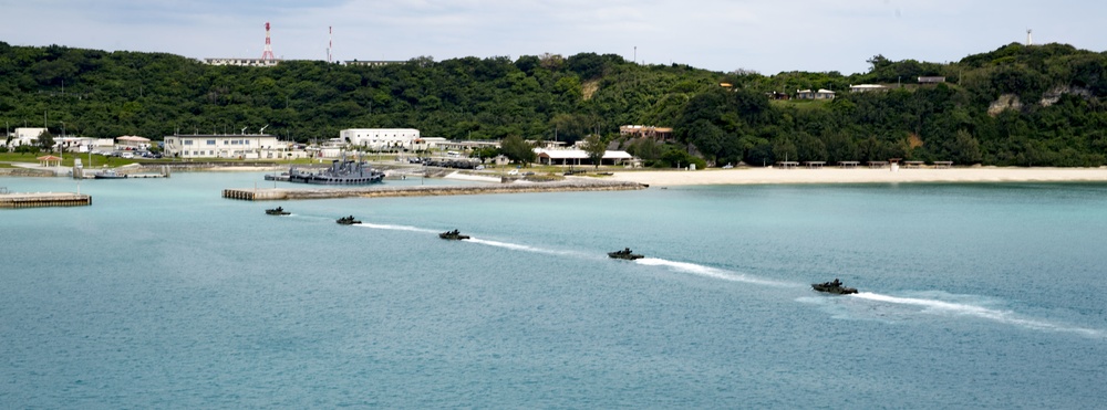 USS Bonhomme Richard (LHD 6) arrives at White Beach