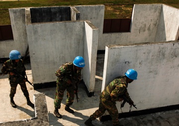 International Instructors Conduct Counter IED Training
