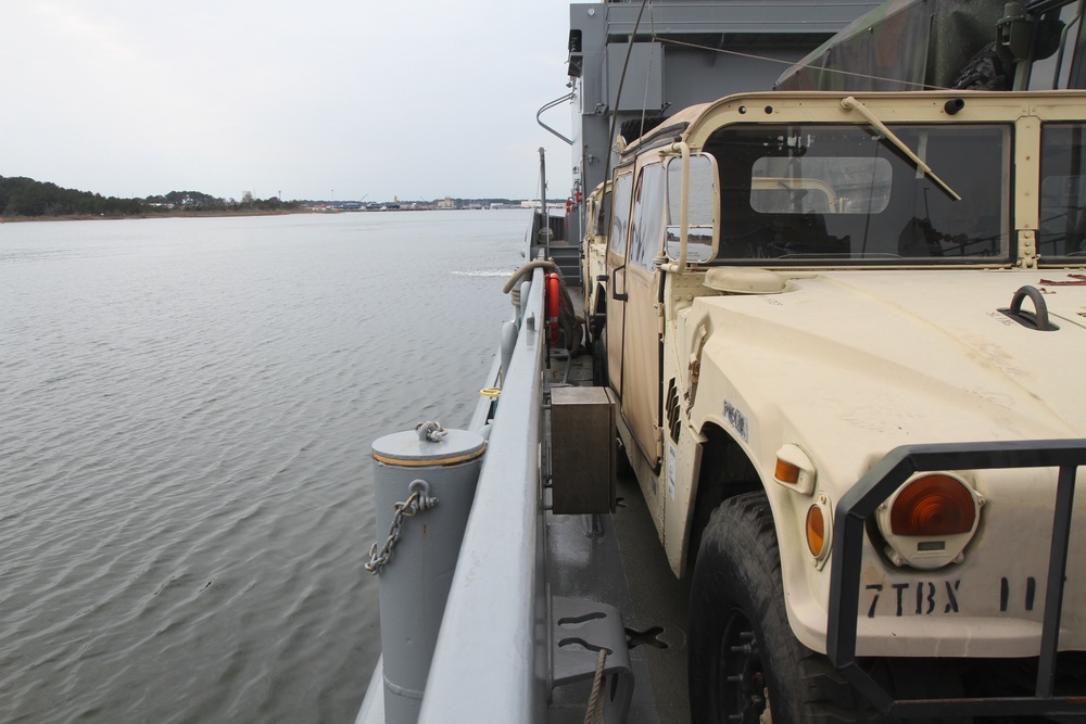 U.S. Army LCU moves Army Reserve vehicles