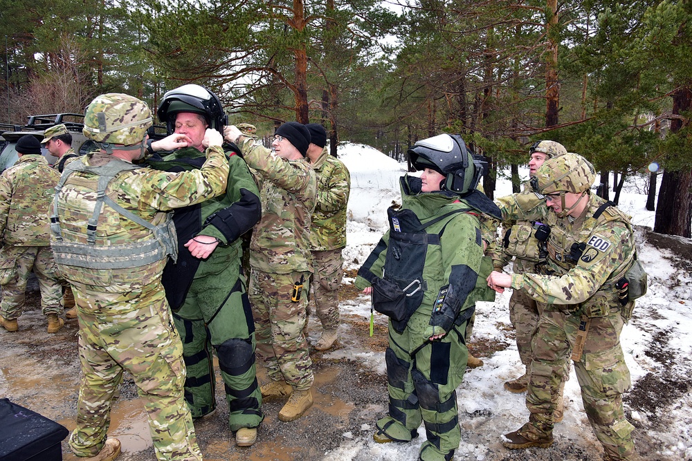 U.S. Ambassador to Slovenia Mr. Gautam Rana and Brig. Gen. Milan Zurman visited 16 th Special Troops Battalion