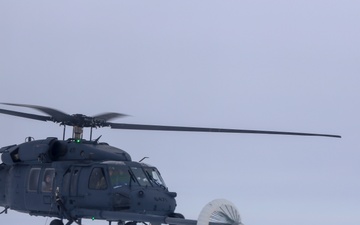 Alaska Guardsmen conduct aerial refueling, arctic operations in frozen Beaufort Sea