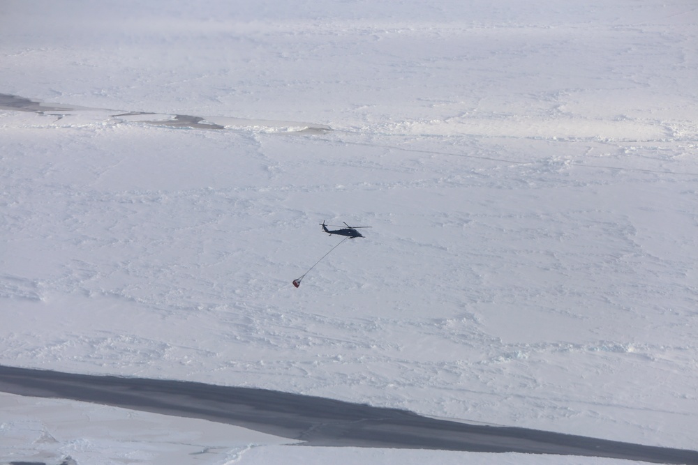 Alaska Guardsmen conduct aerial refueling, arctic operations in frozen Beaufort Sea