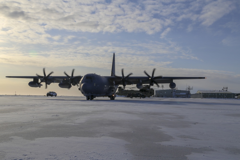 Alaska Guardsmen conduct aerial refueling, arctic operations in frozen Beaufort Sea