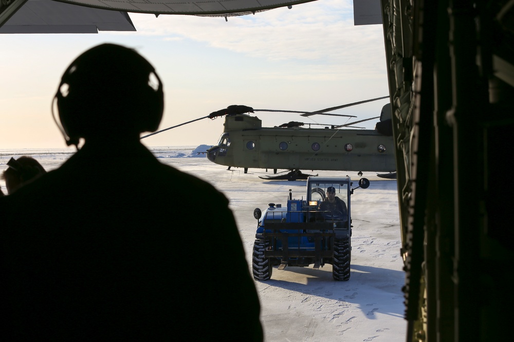 Alaska Guardsmen conduct aerial refueling, arctic operations in frozen Beaufort Sea