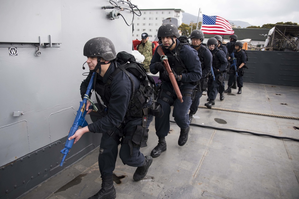 USS Green Bay (LPD 20) VBSS Training
