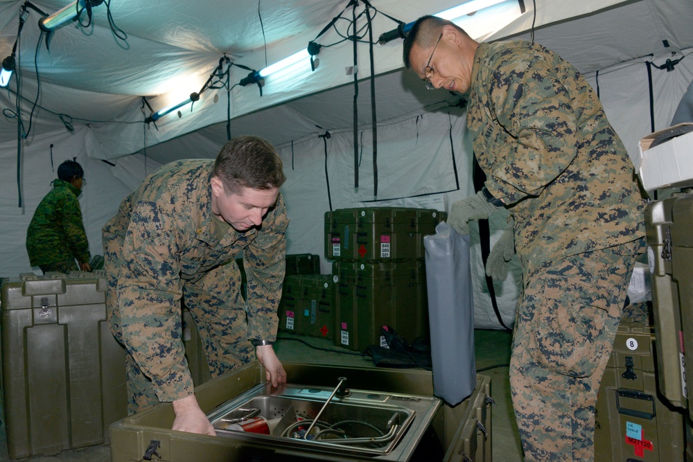 SPMAGTF-CR-AF Marines, Sailors train with Italian Bersaglieri