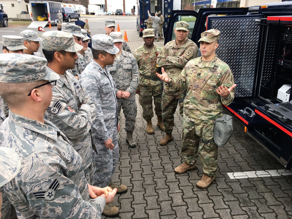 Army Reserve Soldiers, Air Force personnel build a partnership