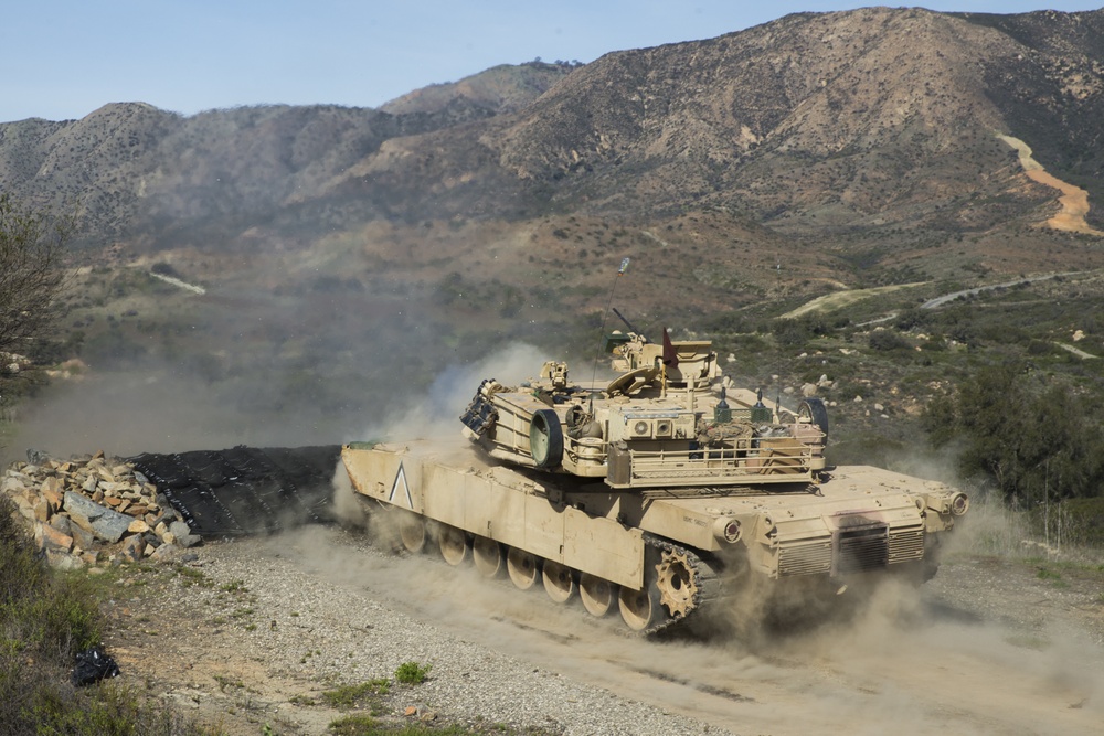 DVIDS - Images - 4th Tank Bn. trains on Camp Pendleton [Image 6 of 7]