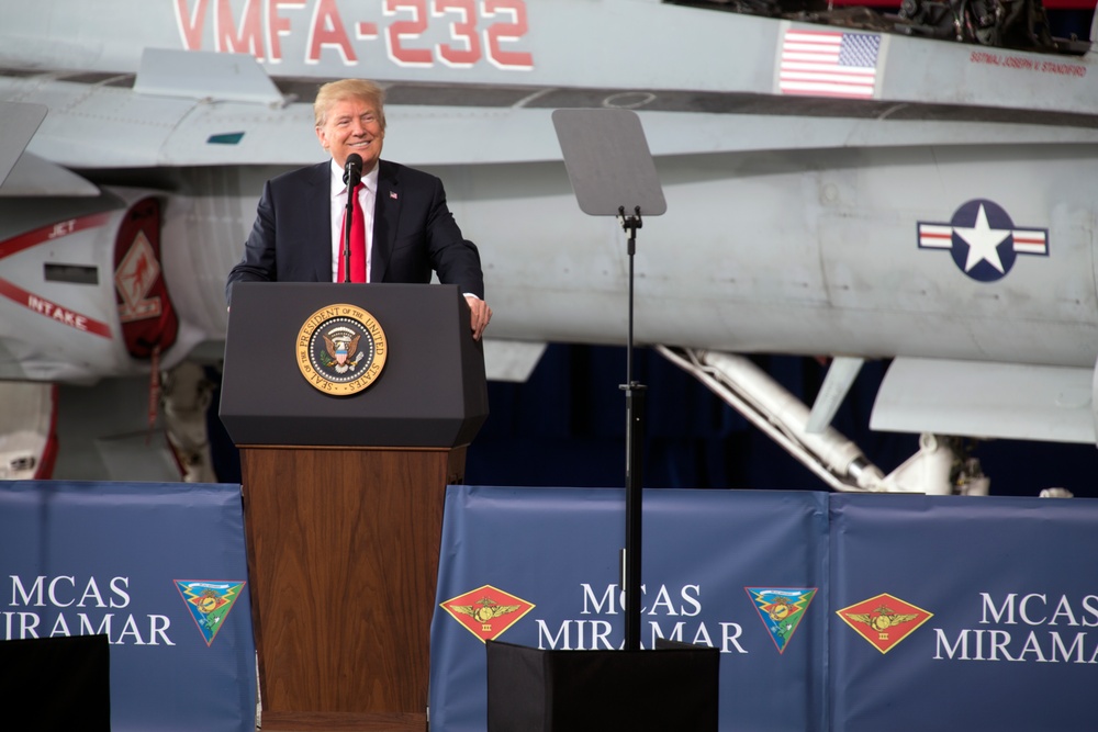 President visits MCAS Miramar