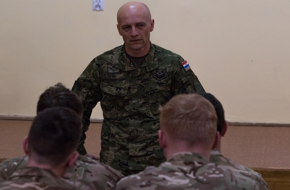SHAPE CSM visits Battle Group Poland
