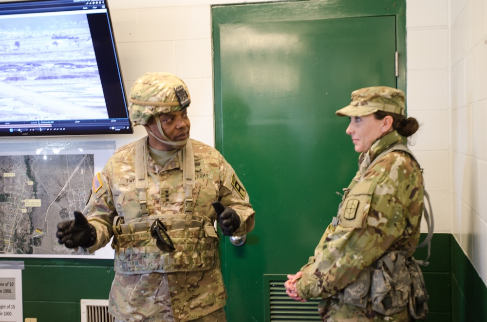 LTG Twitty observes training at OCSII