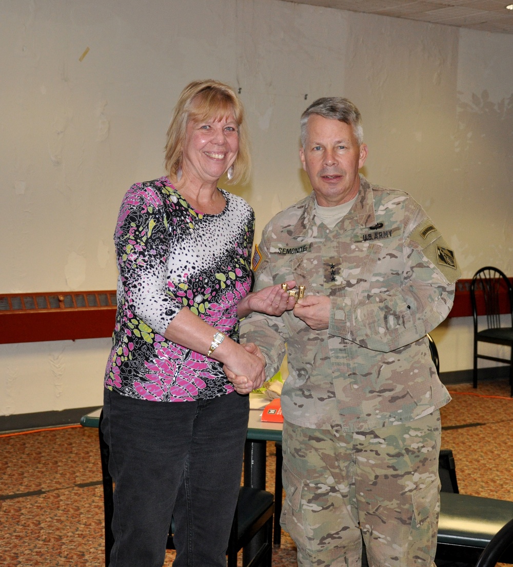 USACE Albuquerque District Employee Recognized by Lt. Gen. Semonite