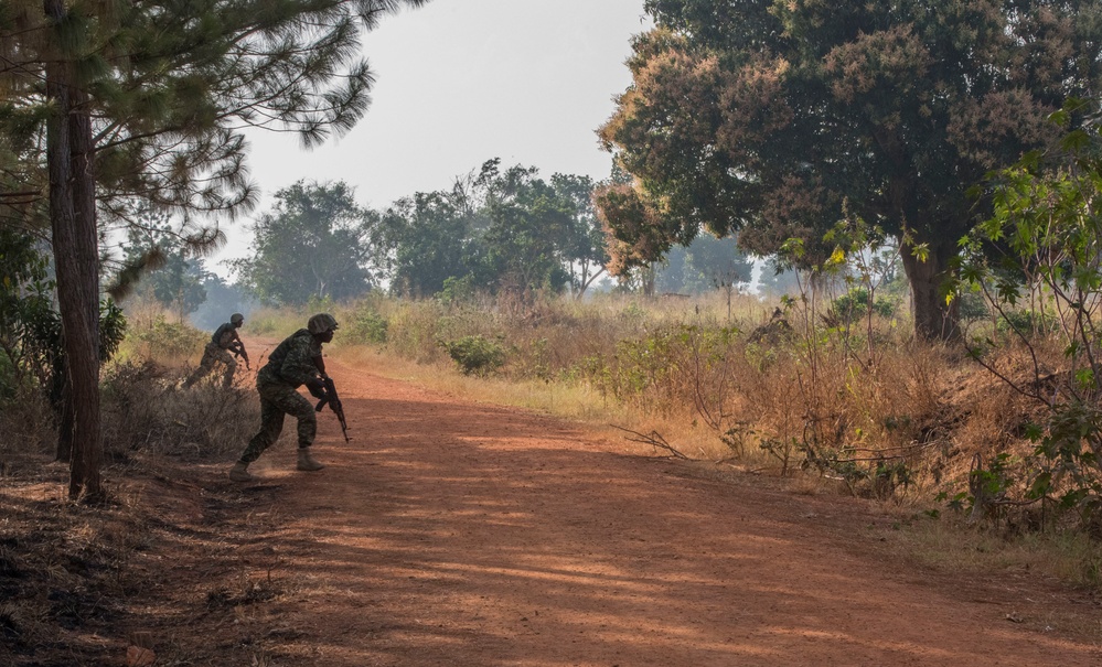 SPMAGTF-CR-AF Marines Train UPDF Soldiers