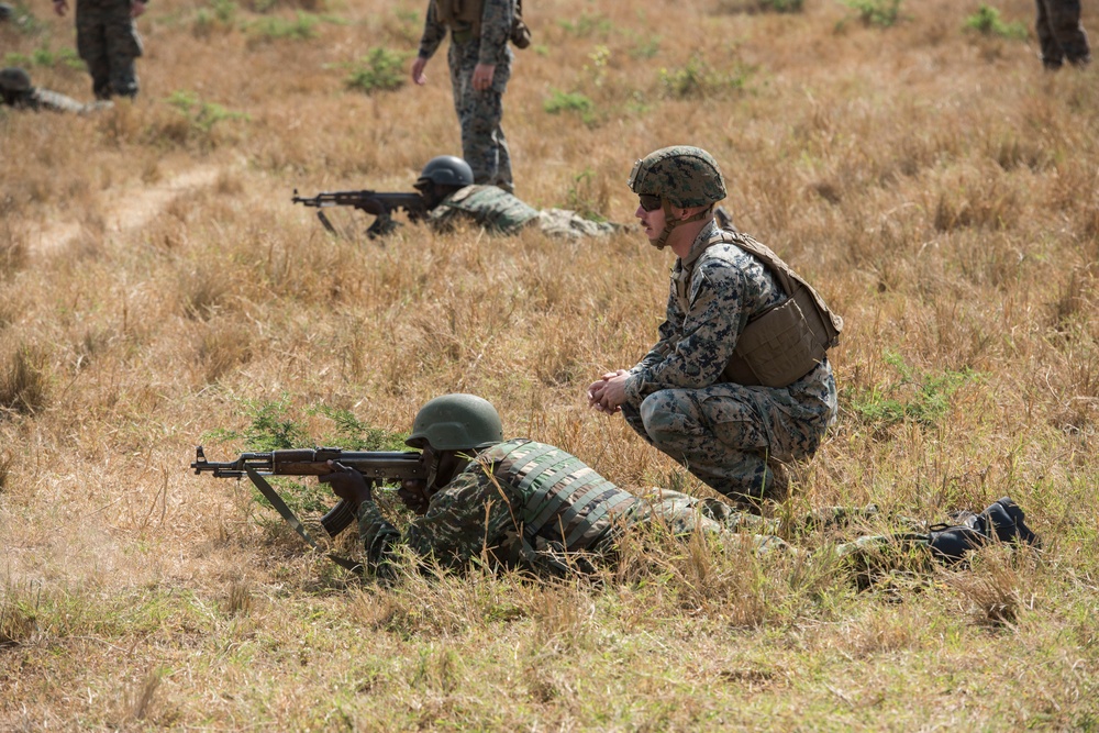 SPMAGTF-CR-AF Marines Train UPDF Soldiers