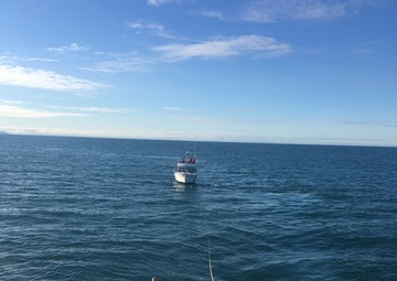 Cutter Naushon crew conducts tow training