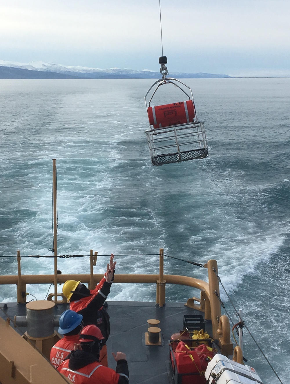 Cutter Naushon conducts helicopter operations
