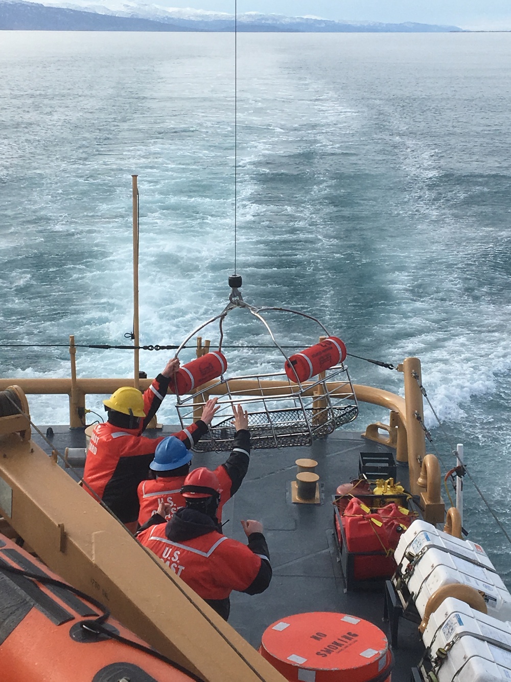 Cutter Naushon conducts hoist training
