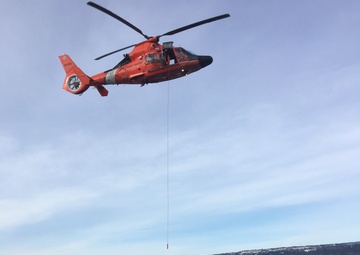 Cutter Naushon conducts hoist training