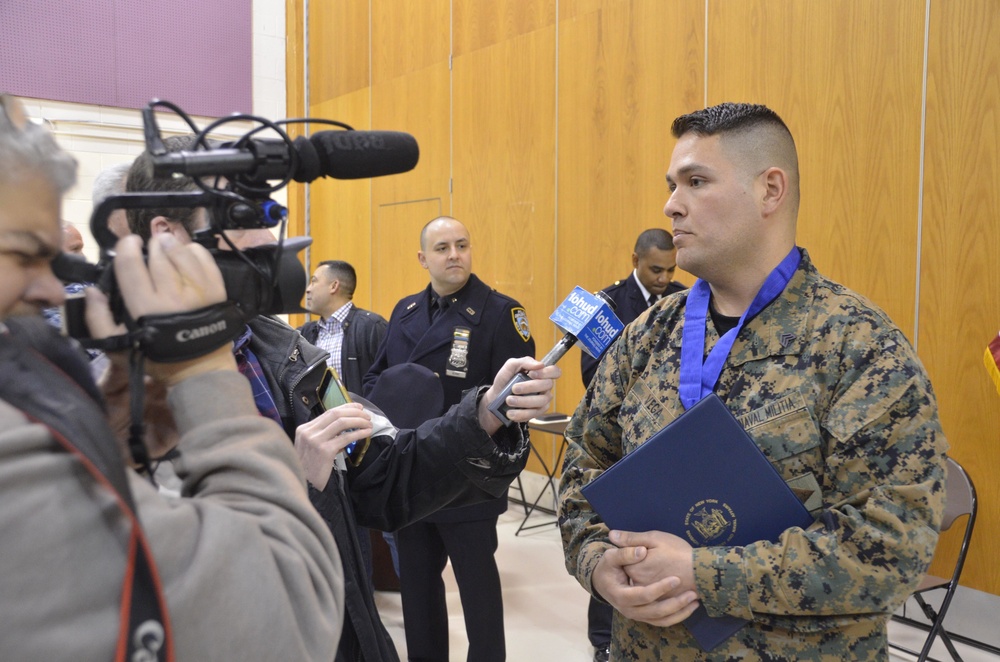 New York Naval Militia member receives Medal for Valor