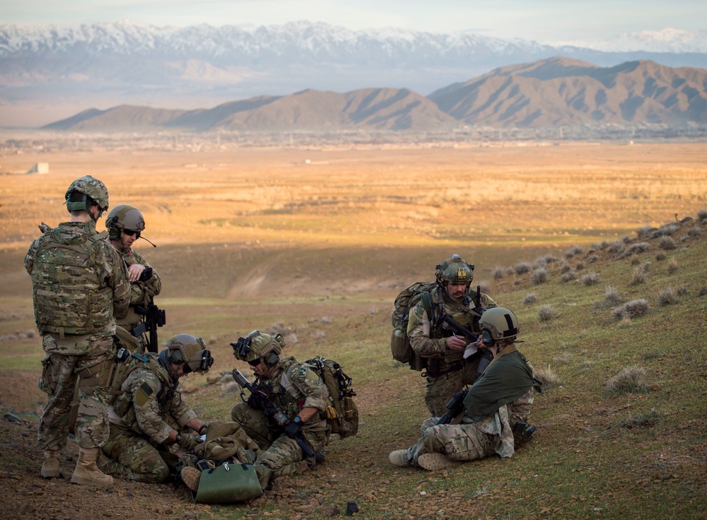 83rd ERQS pararescuemen conduct personal recovery training in Afghanistan