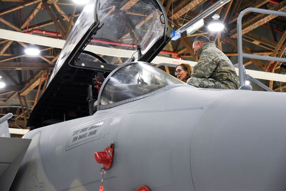 Oregon Governor Kate Brown visits Kingsley Field's 173rd Fighter WIng