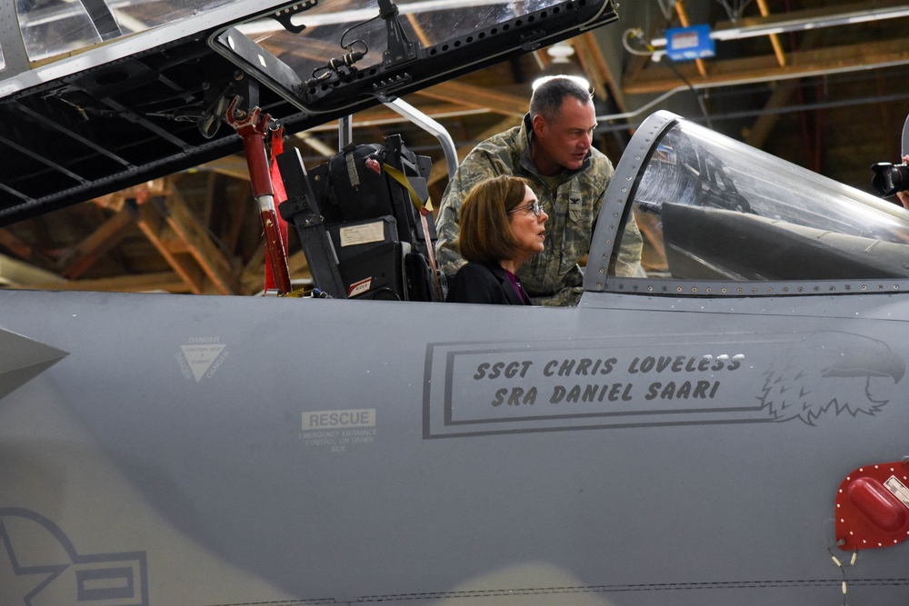 Oregon Governor Kate Brown visits Kingsley Field's 173rd Fighter WIng