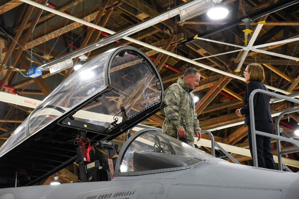 Oregon Governor Kate Brown visits Kingsley Field's 173rd Fighter WIng