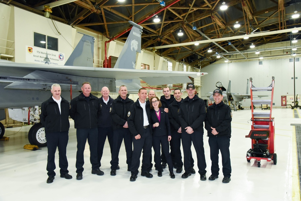 Oregon Governor Kate Brown visits Kingsley Field's 173rd Fighter WIng