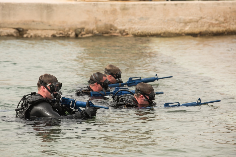 MRF, 26th MEU conduct dive training at Naval Base Souda Bay