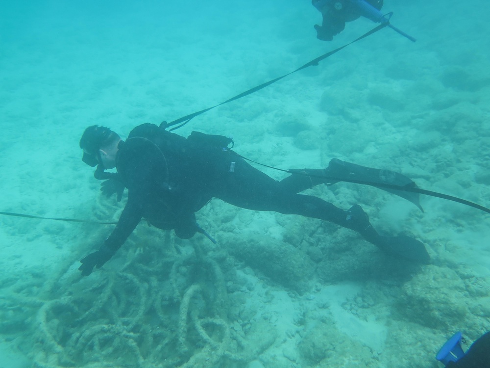 MRF, 26th MEU conduct dive training at Naval Base Souda Bay