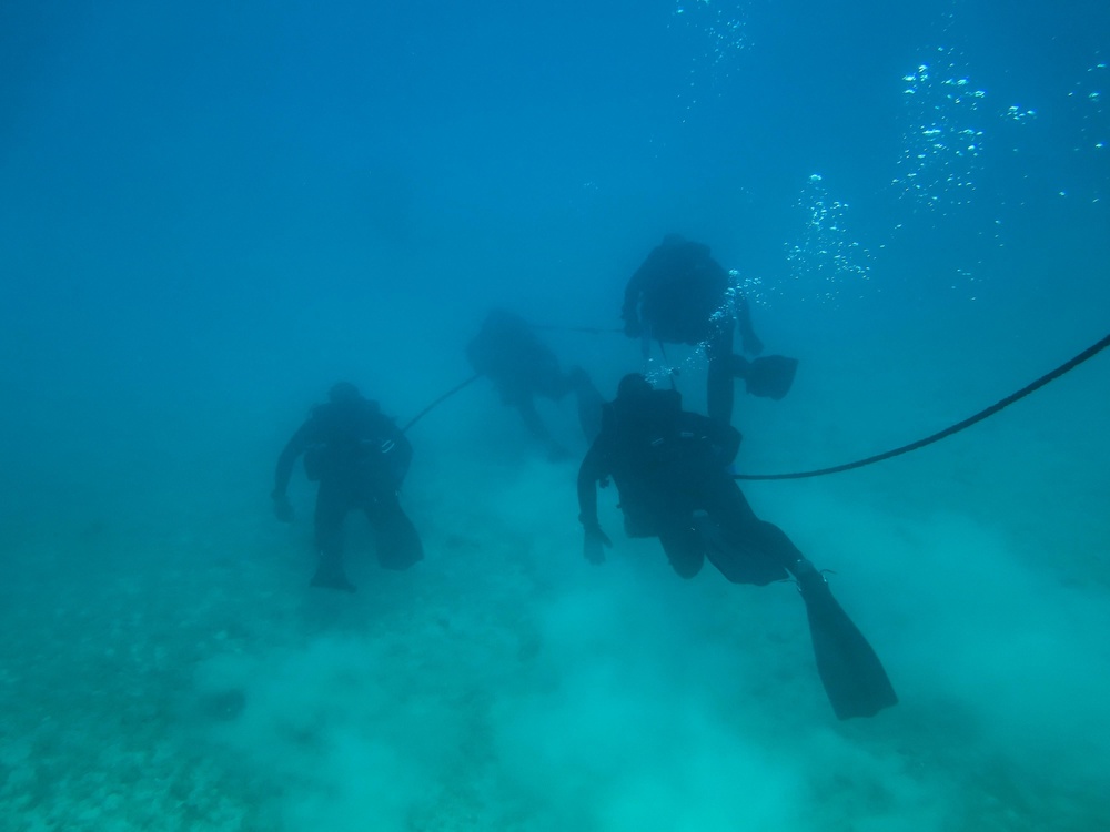 MRF, 26th MEU conduct dive training at Naval Base Souda Bay