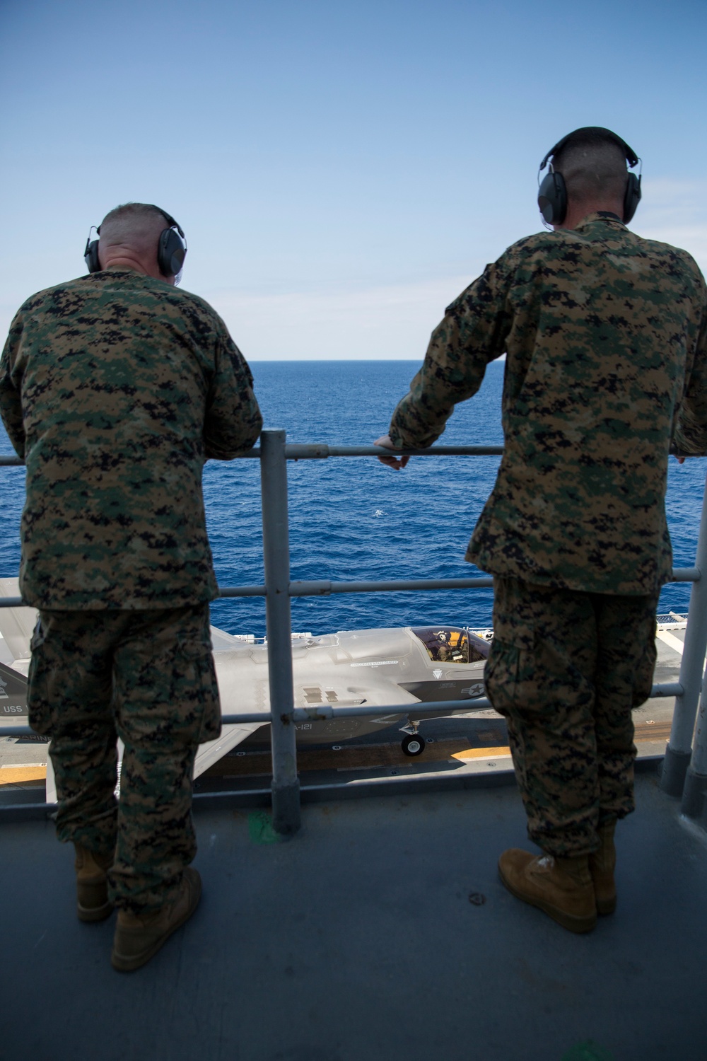 III MEF CG visits USS Wasp