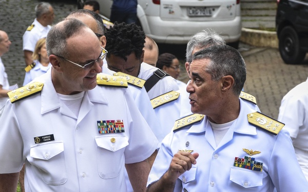 Navy Surgeon General visits Brazil's Navy Medicine