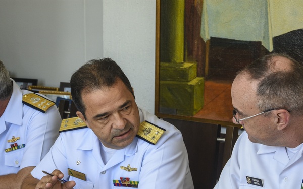 Navy Surgeon General visits Brazil's Navy Medicine