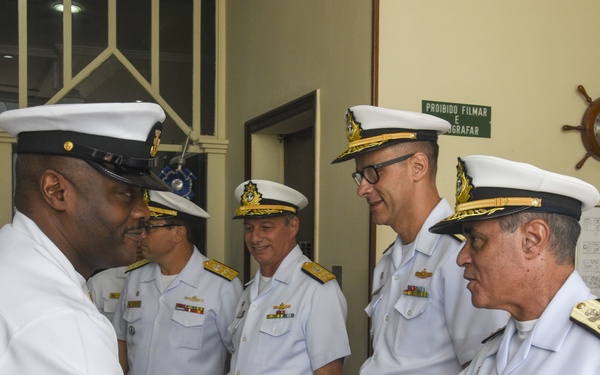 Navy Surgeon General visits Brazil's Navy Medicine