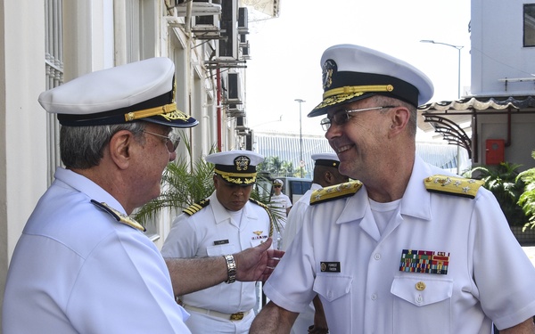 Navy Surgeon General visits Brazil's Navy Medicine