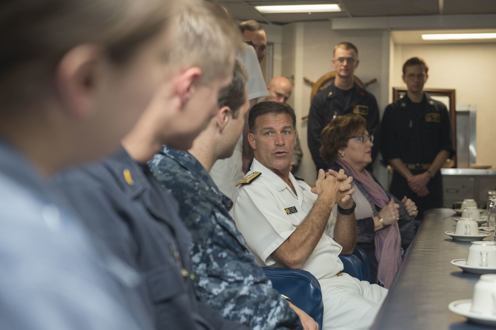 Vice Adm. Chris Aquilino Visits USS Sampson