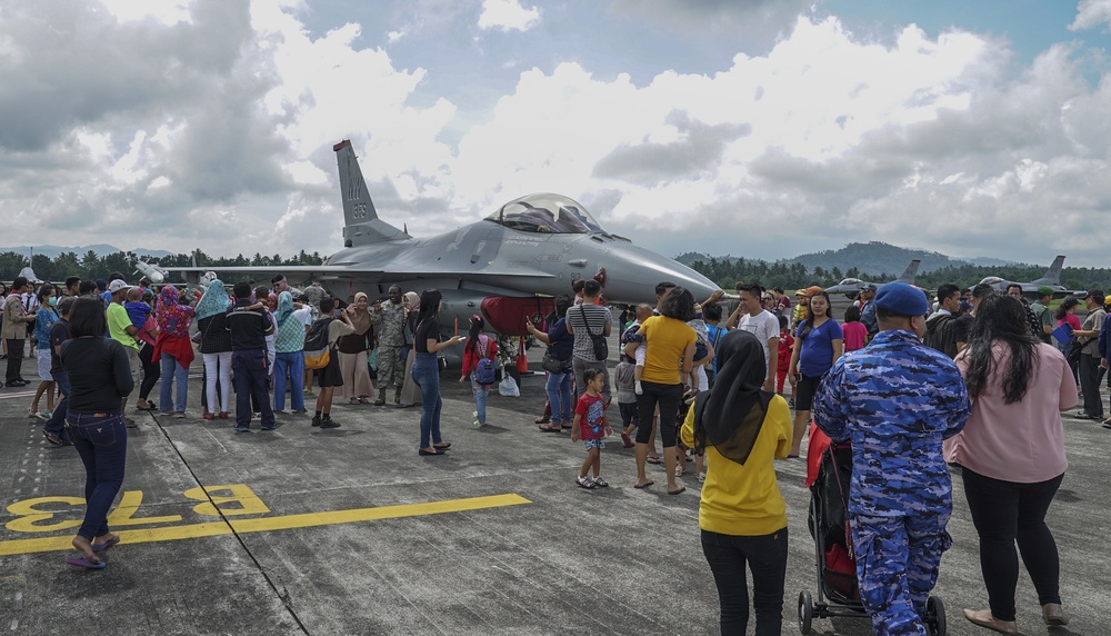 Dvids Images Us Indonesian Air Forces Host Open House During Exercise Cope West 2018 2085
