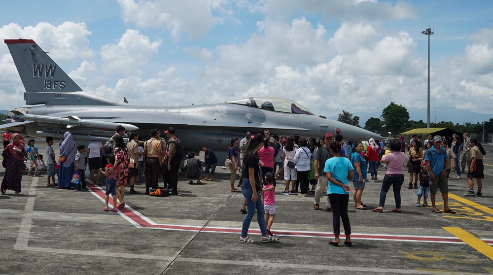 Dvids Images Us Indonesian Air Forces Host Open House During Exercise Cope West 2018 8396