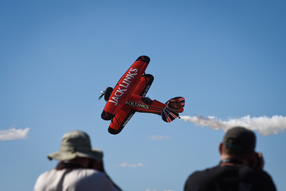 Jack Link's &quot;Screamin' Sasquatch&quot; flies over Luke Days 2018