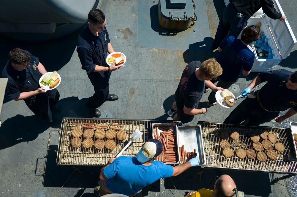 USS Bunker Hill (CG 52)