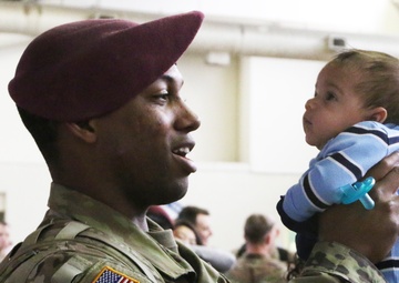 Paratroopers return to Fort Bragg after 9 month deployment in Afghanistan, Kosovo