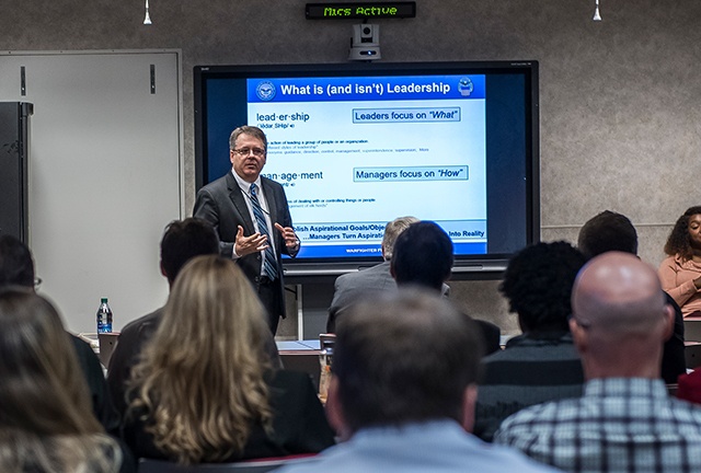 Alsup speaks to associates on leadership
