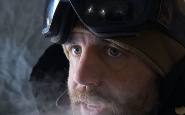 Divers Recover Torpedoes for ICEX 2018