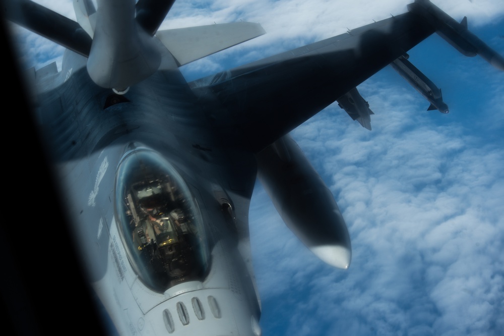 14th Fighter Squadron keeps refueling in the 5th Air Force family