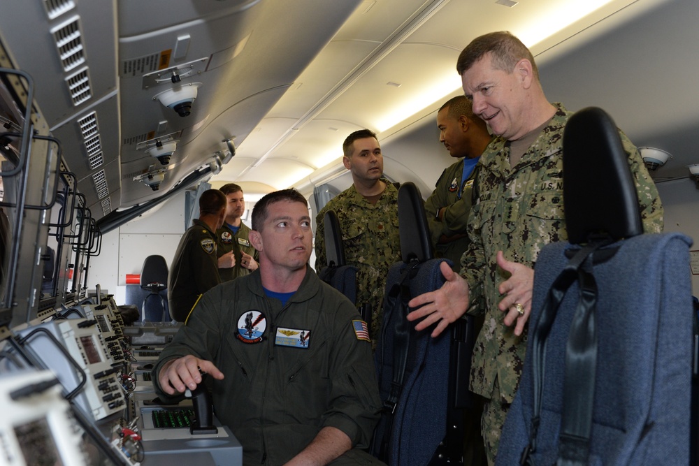 VADM McCollum Visits Florida Reserve Units VADM McCollum Visits Florida Reserve Units