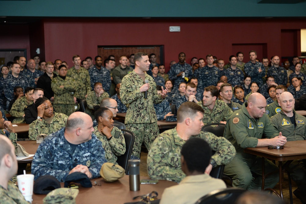 VADM McCollum Visits Florida Reserve Units VADM McCollum Visits Florida Reserve Units