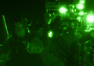 III MEF, BRM and EODMU 5 drill VBSS aboard USS Frank Cable