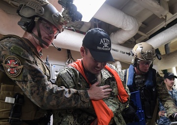 III MEF, BRM and EODMU 5 drill VBSS aboard USS Frank Cable