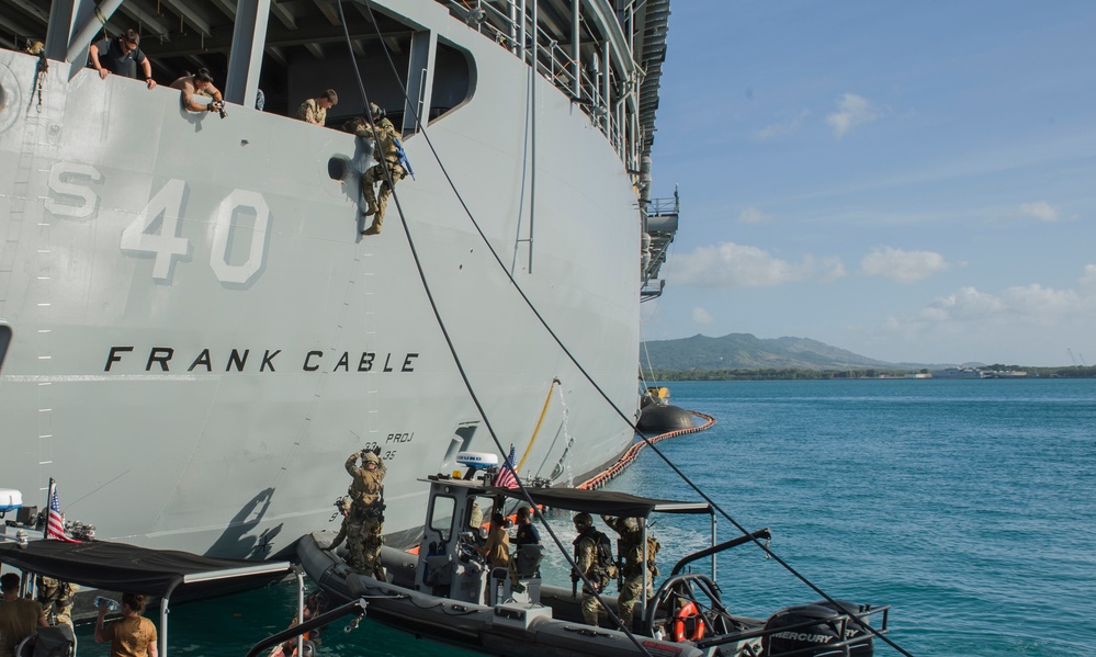 III MEF, BRM and EODMU-5 DRILL VBSS ABOARD USS FRANK CABLE